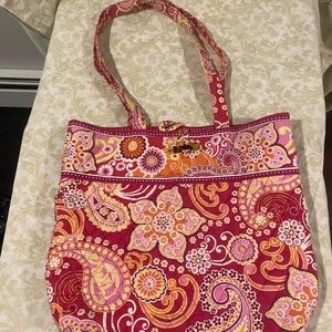 Vera Bradley tote with toggle.